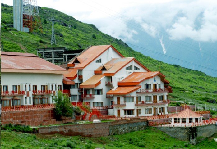 Cliff-top club resort